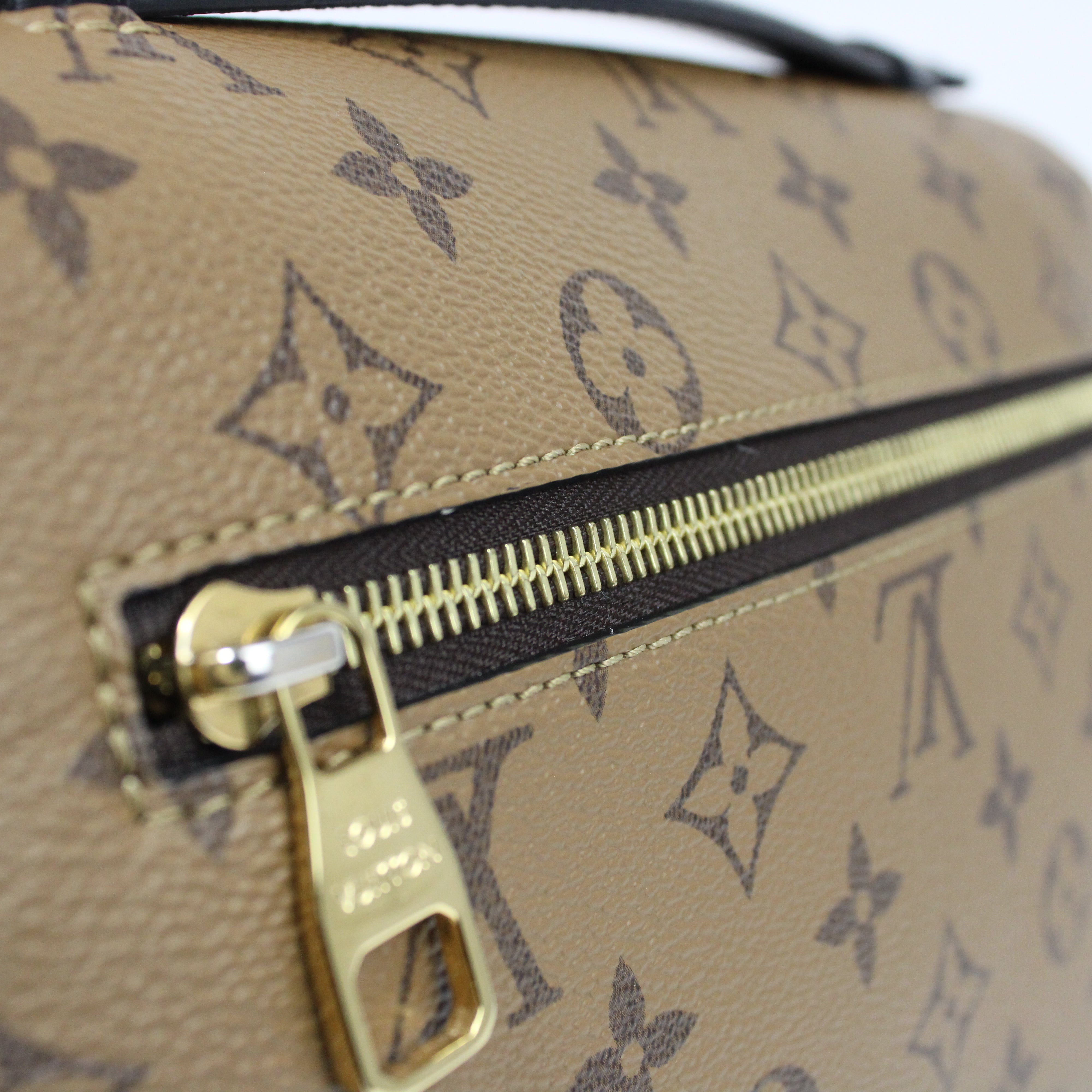 Louis Vuitton Metis Reverse