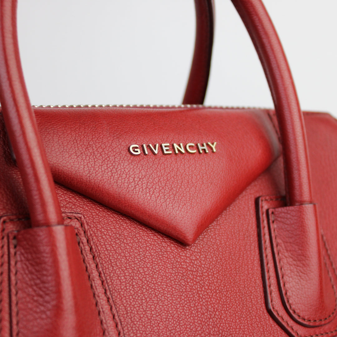 Givenchy Antigona Media